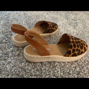 Brown/Cheetah Espadrille Sandal. Size 8N